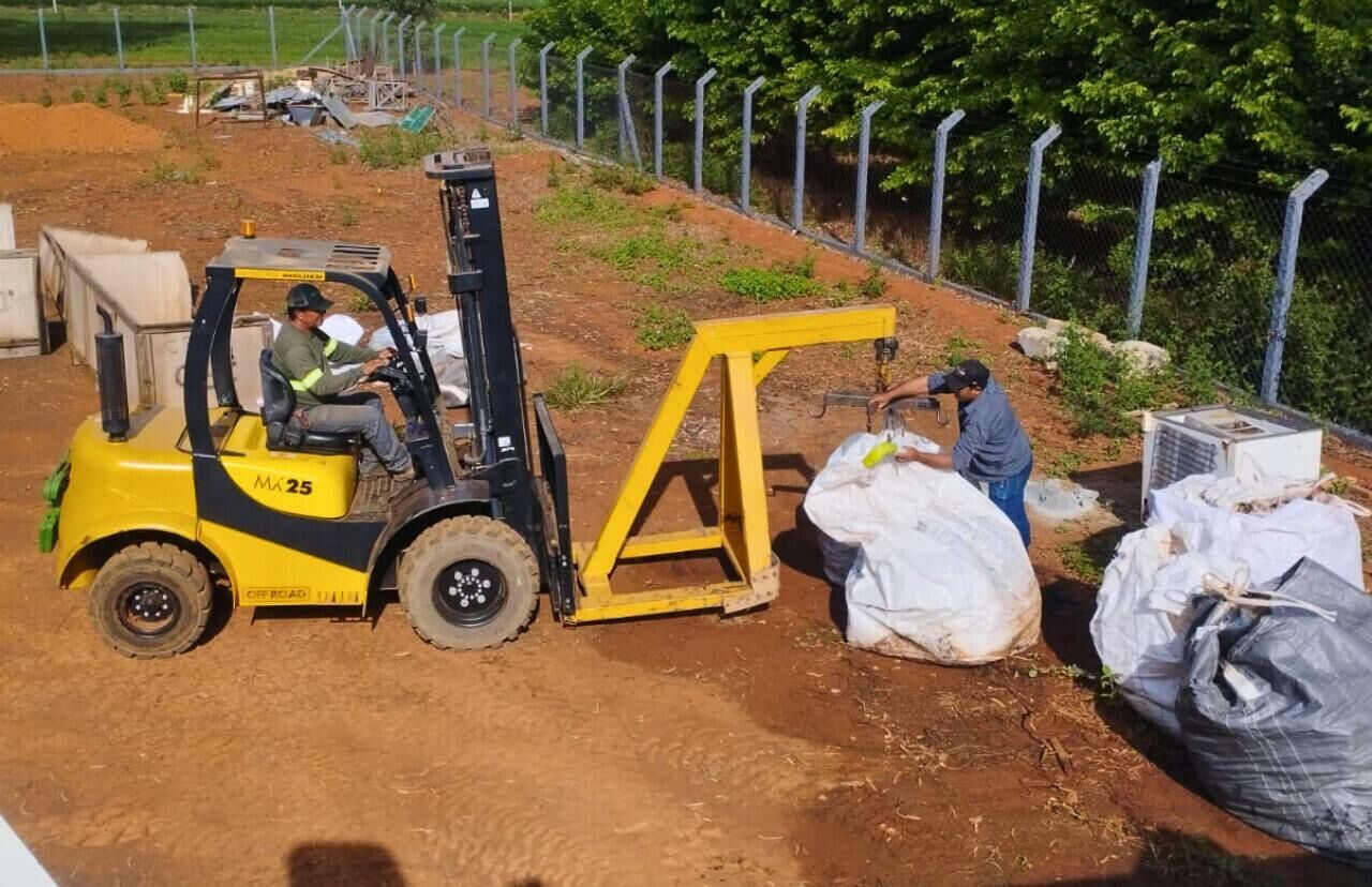 Imagem de compartilhamento para o artigo Prefeitura de Alcinópolis realiza coleta seletiva na zona rural em parceria com a Coopercal da MS Todo dia